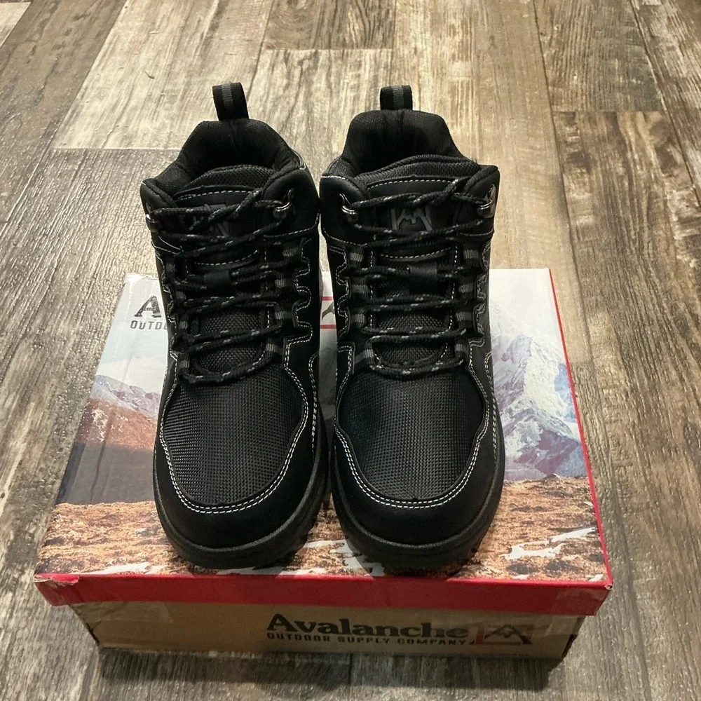 Avalanche Black Kid’s Outdoor Boots Size 2